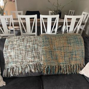2 Cynthia Rowley blankets